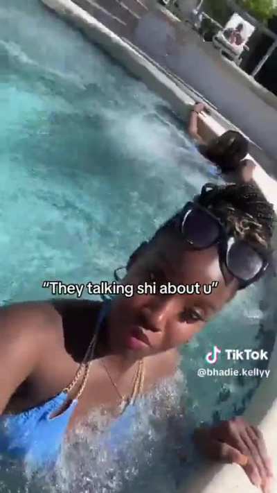 Kelly’s wet ass