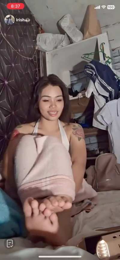 Some pretty Asian feet
