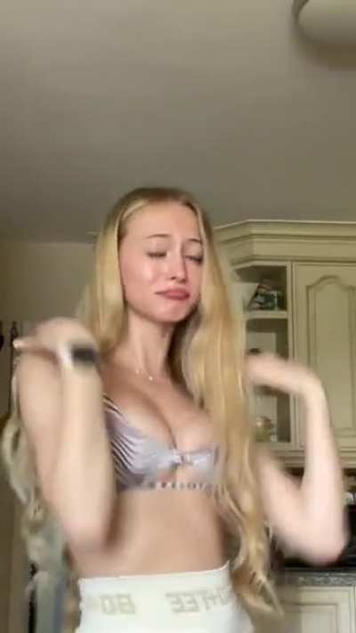👀