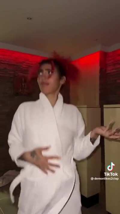 Getting 2 L0ud