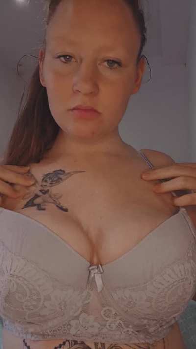 Diese Milf hier ist auch Lehrerin ;3