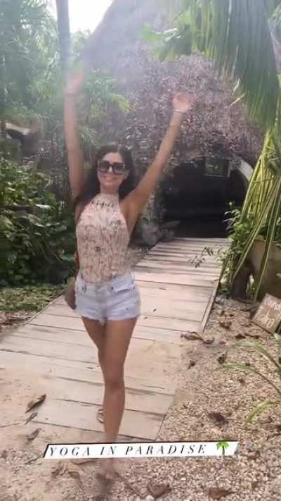 Titty bounce