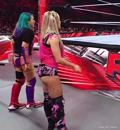 Alexa Bliss sexy booty