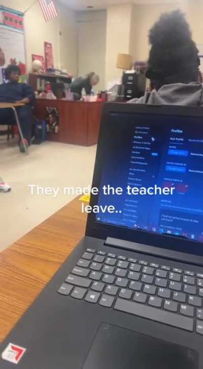 The teacher had enough of these students disrespecting her and walk’s out (full video)