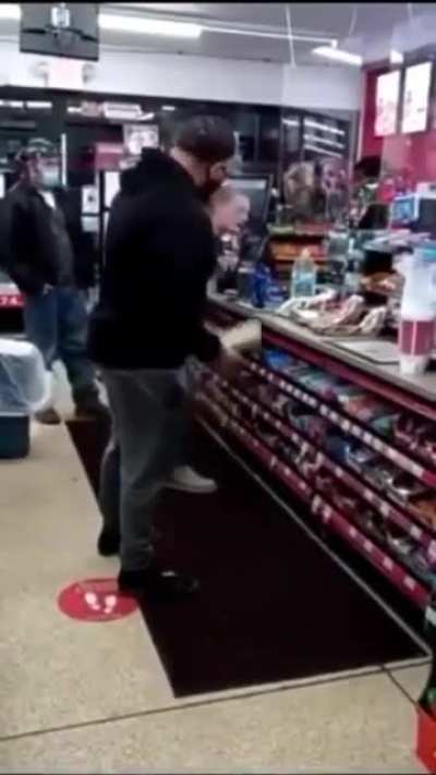 Racist white guy gets his ass whooped at 7-Eleven