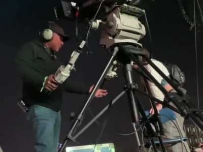 Footage of the girl trying to alert the cameraman of what was happening at Astroworld festival and stop the show