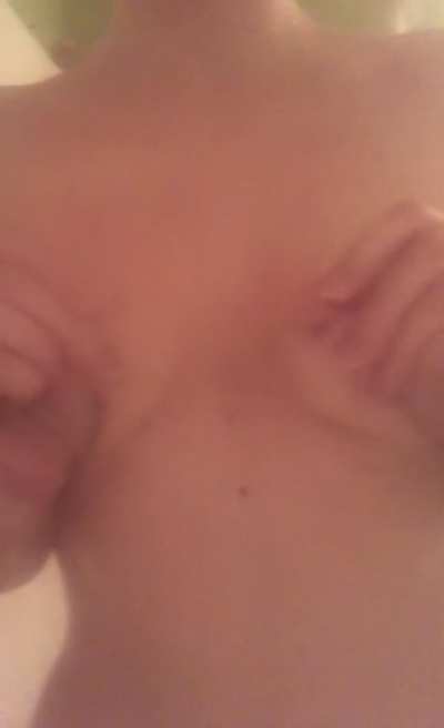i love playin with em' while they're wet :3