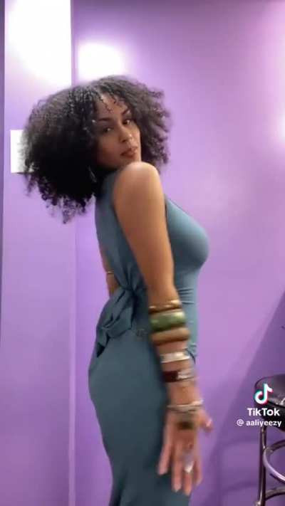 @aaliyeezy