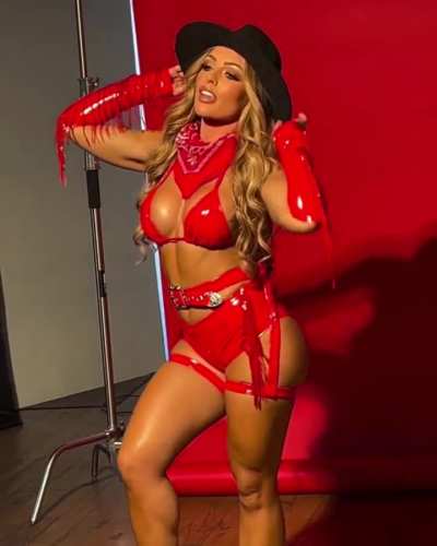 Mandy Rose is maybe the hottest of this generation