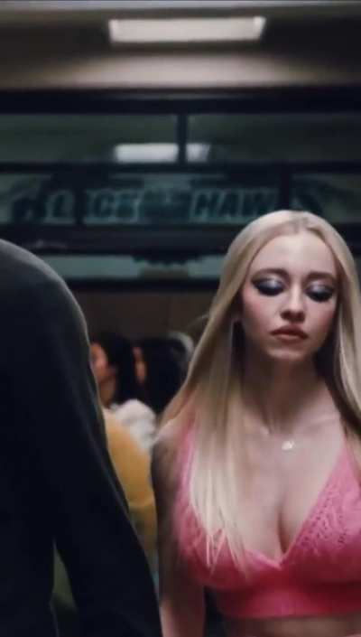 Sydney in Euphoria S02E07 (2022)