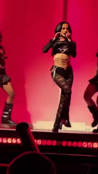 Becky g