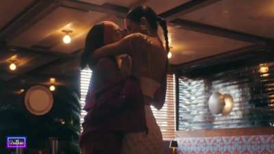 Gina Vitori (31) & Natalee Linez (23) - 