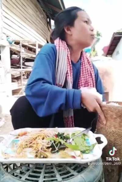 Reason why not to film yourself eating.