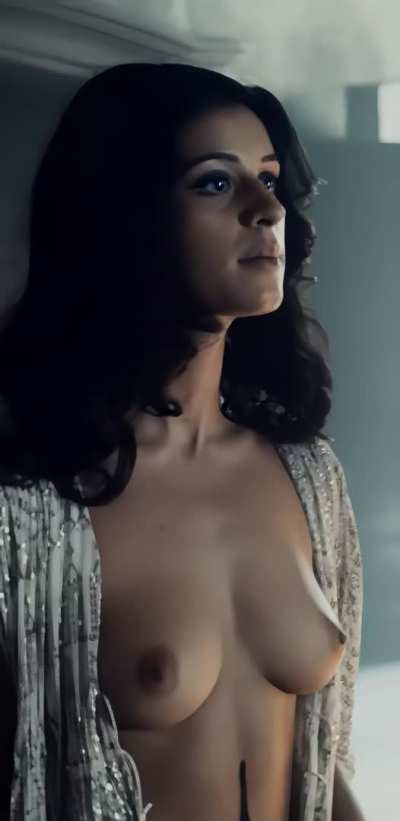 Anya Chalotra