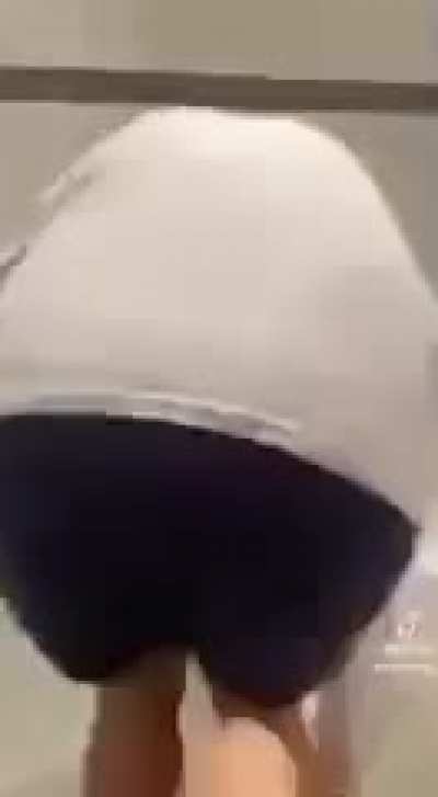 🗿