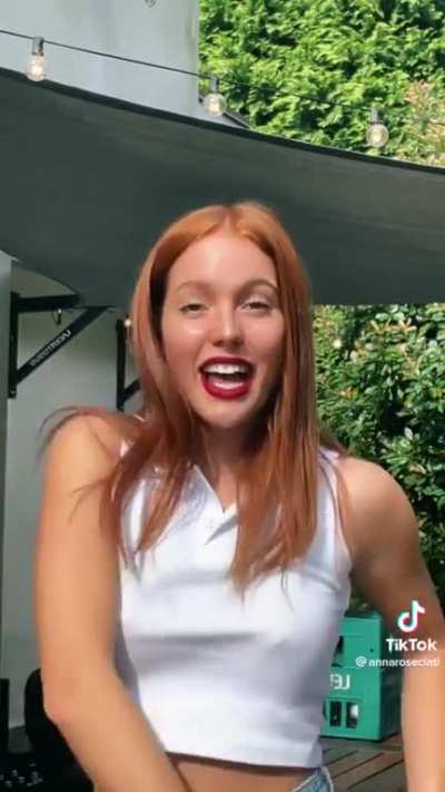 Anna ciati lingu<wbr>a👅+ca<wbr>pezzo<wbr>li🍐