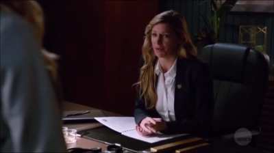 Caity Lotz and Jes Macallan : Legends of Tomorrow