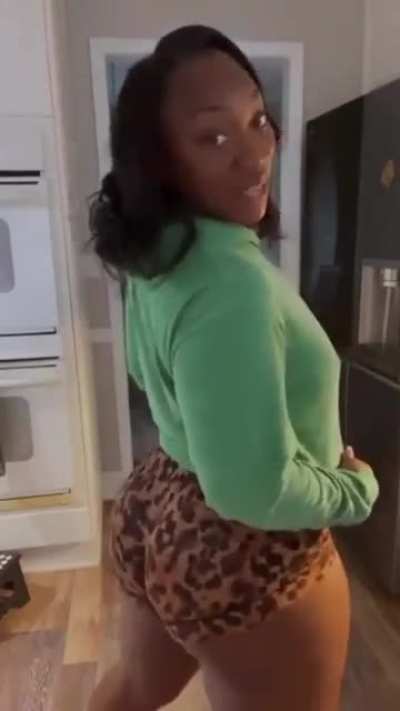 👀