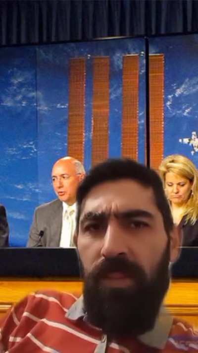 Olm bu dayıyı çok seviyorum aq sabahtan akşama kadar böyle insanlarla uğraşıyor