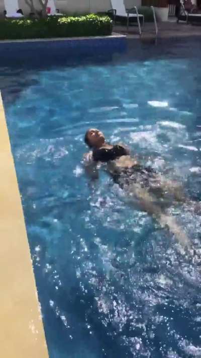 Tere Naam Actress Bhumika Chawla bikini