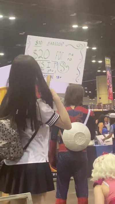 MegaCon Orlando, will step on you for $5