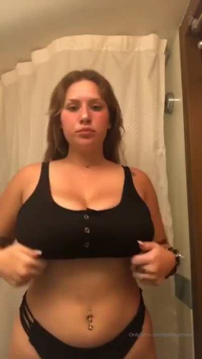 Titty drop 🥵🥵