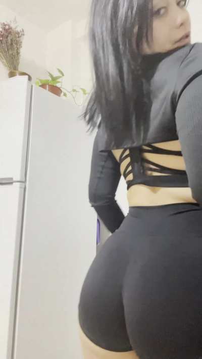 I can do this day and night, it just makes me and my booty happy