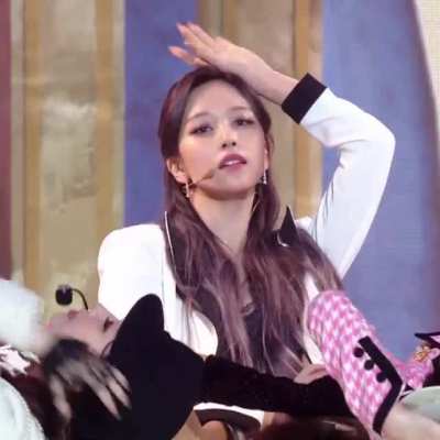 201225 - Stunning Mina
