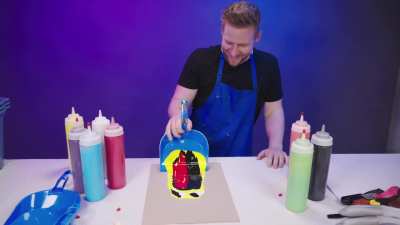 Jazza makes art
