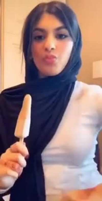 Oh my 😳😳 Things She Can Do With Her Mouth