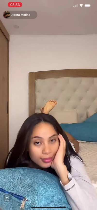 aderamolina_29 - Two girls show their gorgeous soles live
