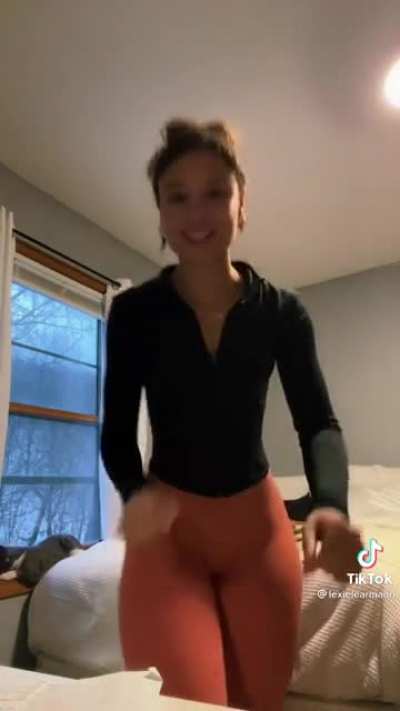 Oh this divine beauty I wanna stuff her full of cum also I have Hannah owo nudes for cheap mega folder DM if you want