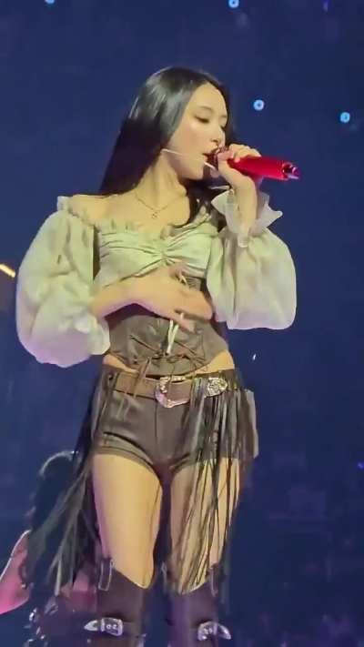 Chaeyoung got the feels 🔥
