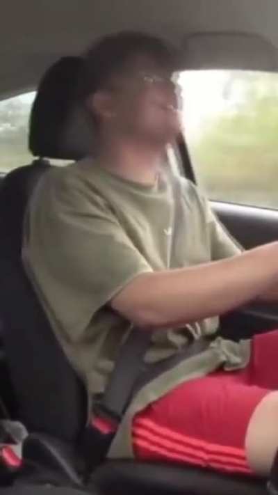 singing a song be like