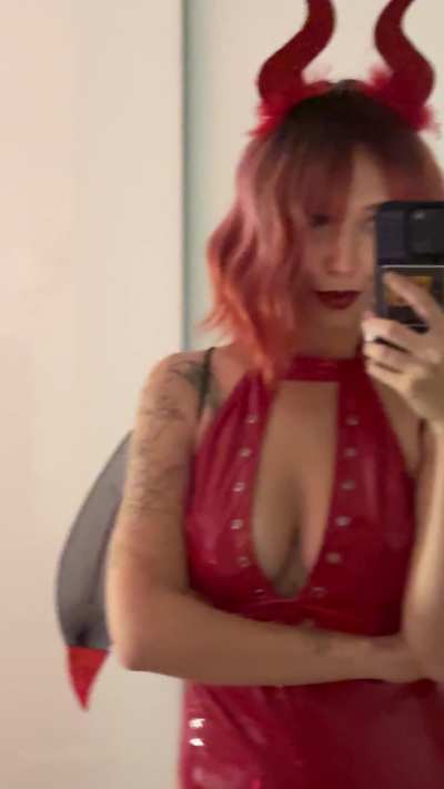 Addicted to red shiny costumes