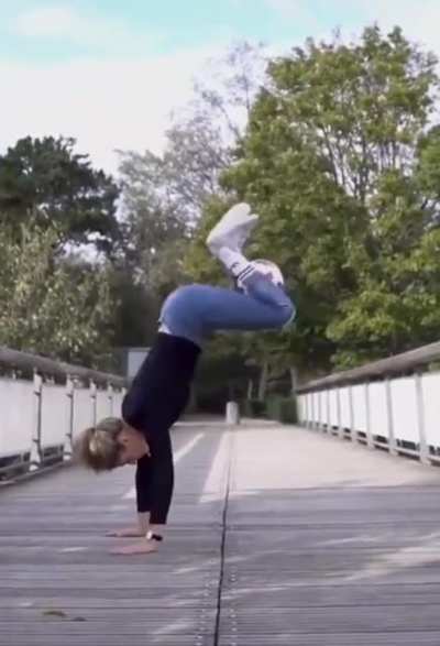Freestyle Juggling Footwork