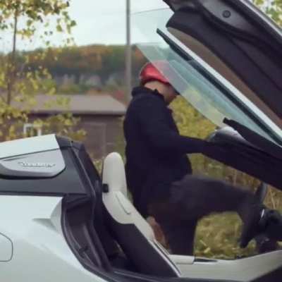 How to get into a BMW i8