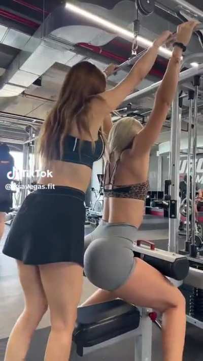 @issavegas.fit massiveass