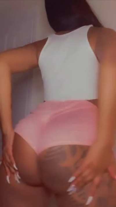 Phat Ass Tatted 🇨🇦🇦🇬🍑<wbr>🤤😍❤️