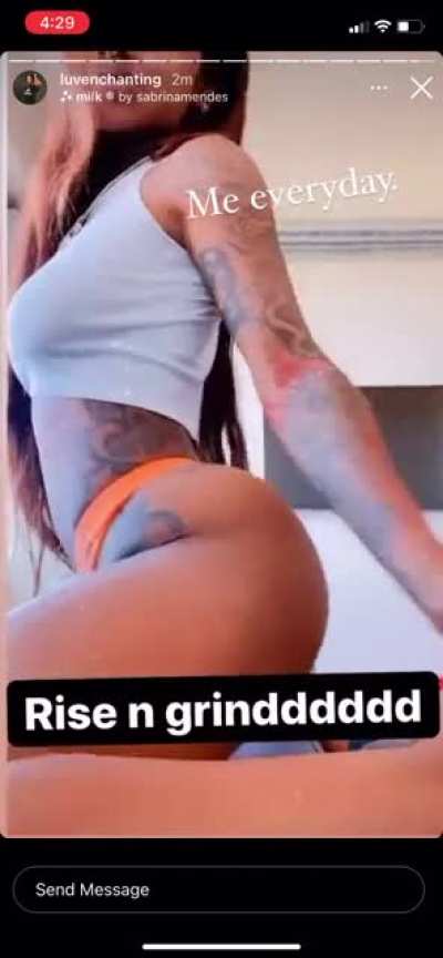 Made a gif for y’all boy damn she fine I wonder who ride dick better Rihanna freak nasty ass her or Ciara 🤤the 🐅 stripes tho🤟🏾<wbr>🍑