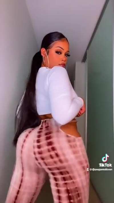 Soft & Jiggly No.557 😍🍑