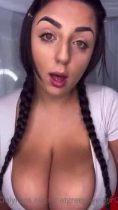 Carmen Sandi working at hooters