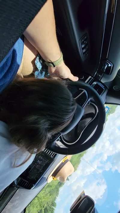 love giving road head!