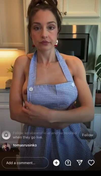 @Kera<wbr>bear_<wbr>offic<wbr>ial on IG live.