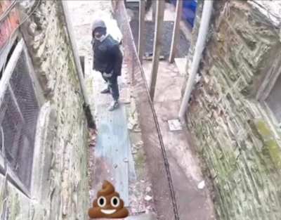 Bro could’ve taken a shit anywhere else