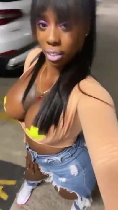 🦋