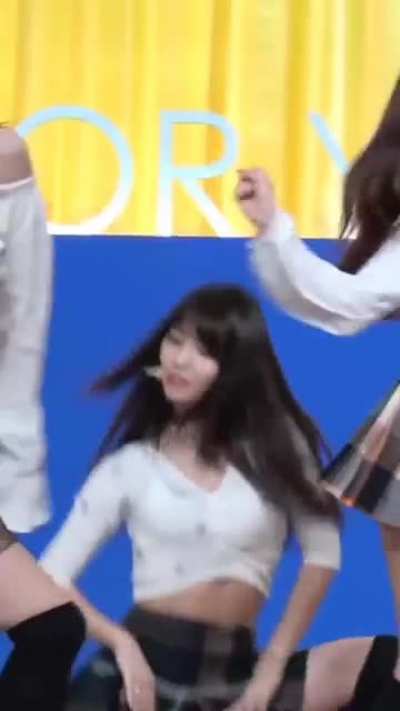 Hirai Momo 