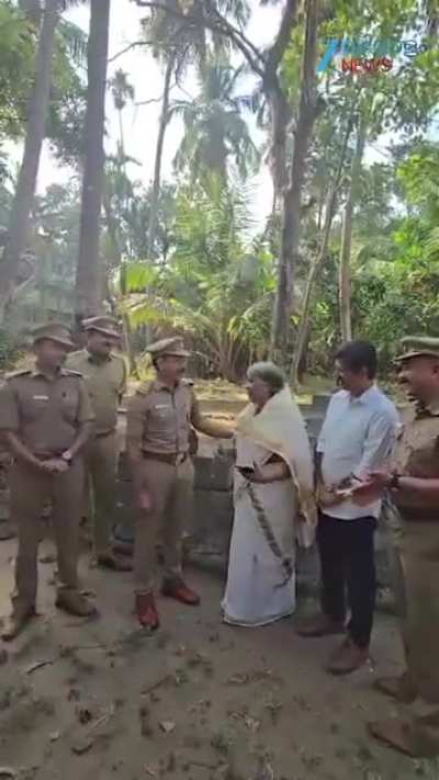Old Lady who confronted a motorist running on footpath, the Kerala Govt motor vehicle department felicitated her for taking the stand🫡