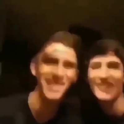 😨