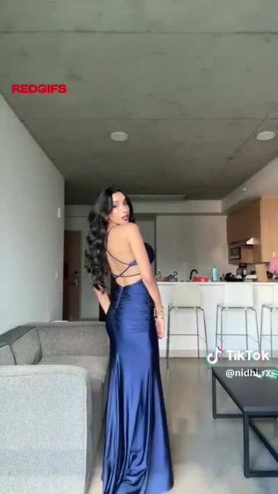 Prom date (@nidhi.rx)